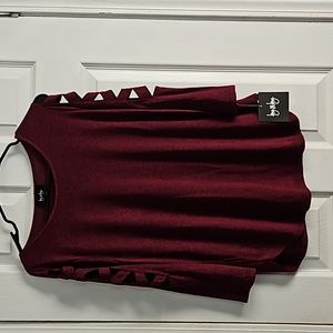 by & by Cranberry top L
